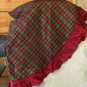 Round Plaid Red and Green Ruffled Tablecloth 48 inches Diameter